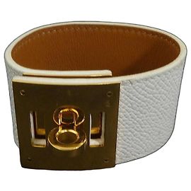 Pulseira charm Kelly Dog Hermès Dourado Fora de branco