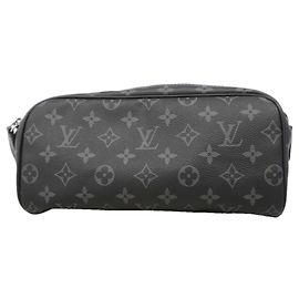 Necessaire Louis Vuitton Monogram Eclipse Dopp Kit Preto