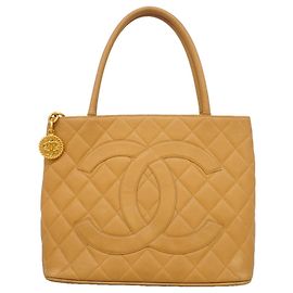 Bolsa Tote Chanel em couro de bezerro granulado bege Bege