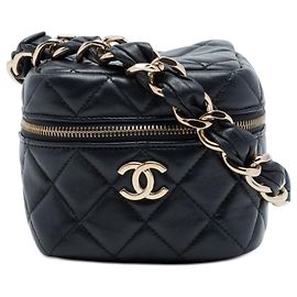 Borsa Vanity Chanel Black CC in agnello trapuntato Cube Nero