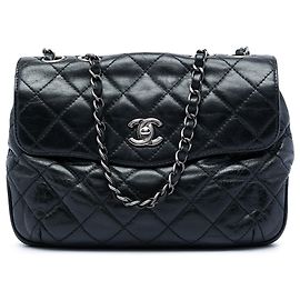 Chanel Black CC Quilted Calfskin Single Flap Nero