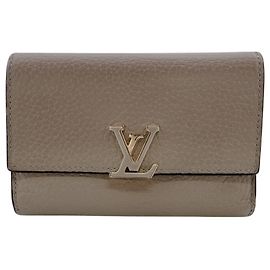 Louis Vuitton Beige Portefeuille Capucines Compact Tri-fold Wallet Beige