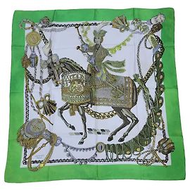 Hermès Le Timbalier Carré in seta Multicolore Verde