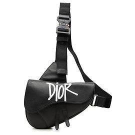 Bolsa Saddle em couro de bezerro granulado preto Black Shawn Stussy Dior Preto