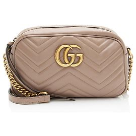 Bolsa de câmera pequena Gucci Matelasse Leather GG Marmont Marrom Bege