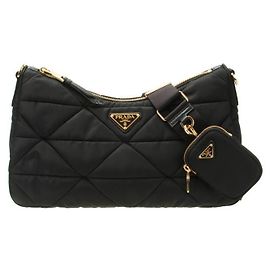 Prada Bolsa acolchoada grande de nylon Lina Preto