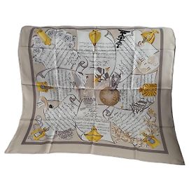 Autre Marque Lenço de seda Guerlain Shalimar Edição Limitada Bege Dourado Outro