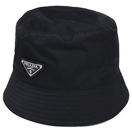 Gorra bucket Prada Re-Nylon con placa Triangle Negro
