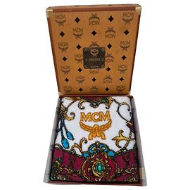 Serviette MCM Coton Blanc Bordeaux Blanc Rouge Bleu Bijouterie dorée