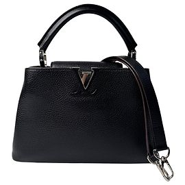 Borsa a tracolla Louis Vuitton Capucines BB Nero