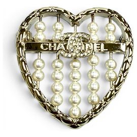CHANEL Coco Mark Matelassé Heart Brosche Weiß Golden