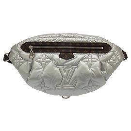 Riñonera Louis Vuitton Monogram LV Pillow Maxi Nylon Plata