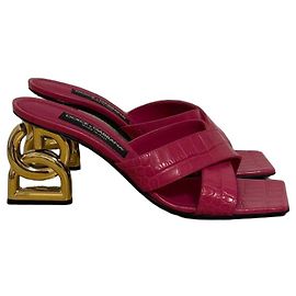 Dolce & Gabbana Pink Croc Embossed Leather Mules mit DG Logo Absatz Pink