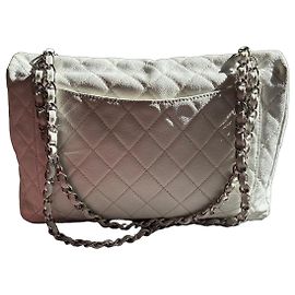 Bolsa Chanel Classic em couro caviar branco Branco