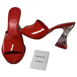 Bottega Veneta Cha-Cha Sandals in Red – Size 41 Red