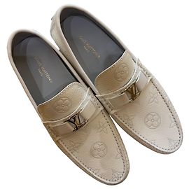 Louis Vuitton Hockenheim Slipper für Herren aus Wildleder Weiß