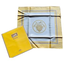 Hermès Caleche Lenço de Seda Branco Dourado Amarelo