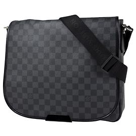 Louis Vuitton Daniel MM Messenger Bag Black
