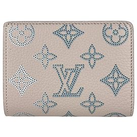 Cartera Mahina Bi-Fold Louis Vuitton Otro