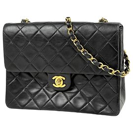 Borsa a tracolla Chanel in pelle nera trapuntata Nero