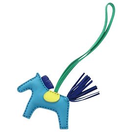 Hermès Charm de sac à main réversible Hermes Rodeo PM Rainbow Rose Bleu Autre