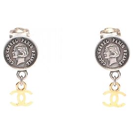 Brincos Swing Chanel Coco Mark Medallion Prata Dourado