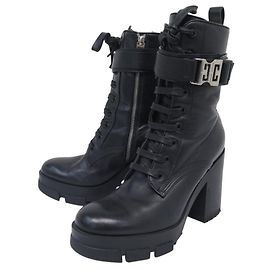 GIVENCHY TERRA NOIR LEATHER ANKLE BOOTS BE603QE1AU 40 Black