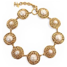 CHOKER VINTAGE CHANEL COLAR COM MEDALHÕES DE PÉROLAS METAL DOURADO Dourado