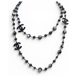 NEU CHANEL CC LOGO KAMELIEN LANGKETTE SCHWARZE PERLEN 2012 NECKLACE Schwarz
