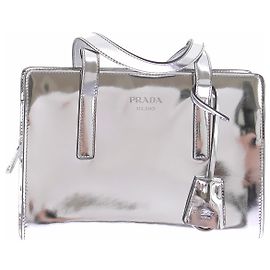 Prada Bolsa "Re-Edition" Prata