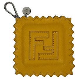 Pingente de bolsa de couro Fendi Amarelo Amarelo
