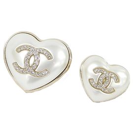Broche épingle Chanel AB7007 Or et Blanc Blanc Doré