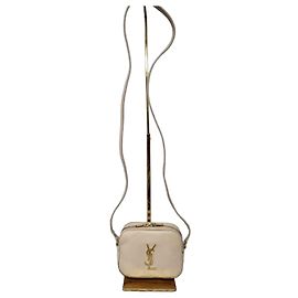 YVES SAINT LAURENT Bolsa Camera Monogram Pequena em Couro Granulado Bege Bege