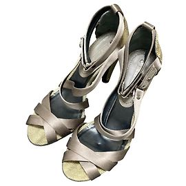 Céline Mule de couro Stingray Celine Marrom Outro