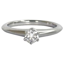 Tiffany & Co Solitaire Diamond Wedding Ring Platinum Silvery