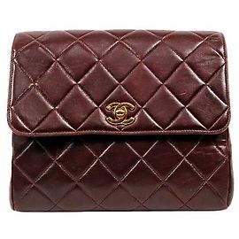 Chanel Bolsa de ombro com aba acolchoada marrom Marrom