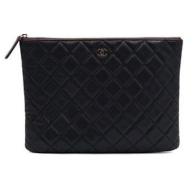 Chanel Pochette CC Classic New Medium en Caviar Noir avec placage Or Noir