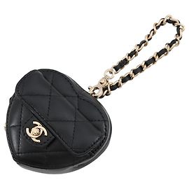 Pingente para bolsa Chanel Matelassé Heart Preto