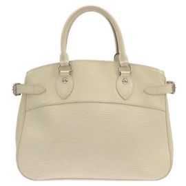 Bolsa Louis Vuitton Epi Passy PM Fora de branco