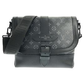 Bolsa de ombro Louis Vuitton Monogram Eclipse Saumur Preto