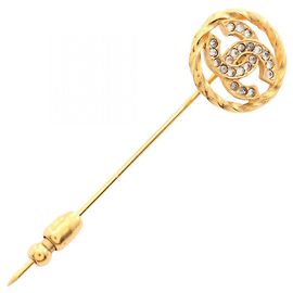 Spilla a forma di logo Chanel Coco Mark D'oro Altro