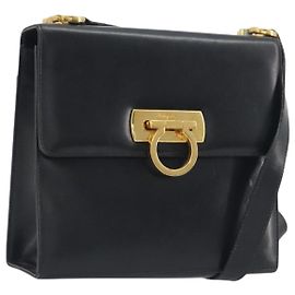 Borsa a tracolla Salvatore Ferragamo Gancini in pelle nera e oro Auth 194666 Nero D'oro