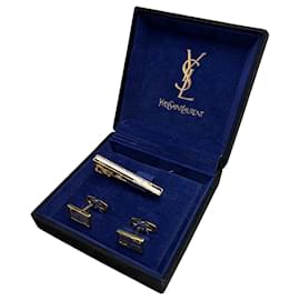 Ensemble de pince à cravate et boutons de manchette Vintage Yves Saint Laurent, couleur dorée, avec boîte Doré