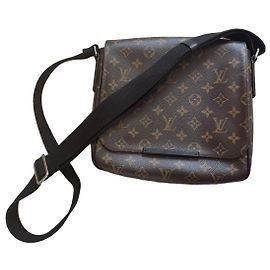 Louis Vuitton Borsa Messenger District PM Monogram Marrone Monogramma