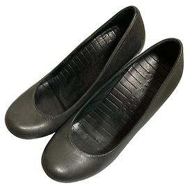 Autre Marque Chie Mihara Leather Pumps Black