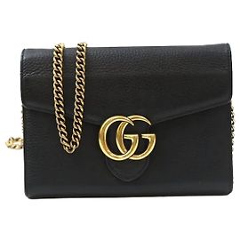 Gucci Bolsa transversal GG Marmont com corrente preta com ferragens douradas Preto