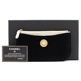 Chanel Portafoglio Lungo e Borsa Pouch in Velluto Nero Nero