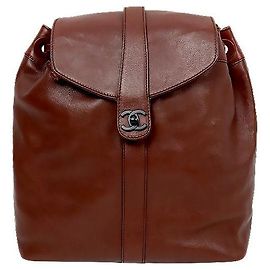 Chanel Mochila com fecho de cordão e aba Marrom