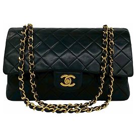 Chanel Black Medium Classic Lambskin Double Flap Preto