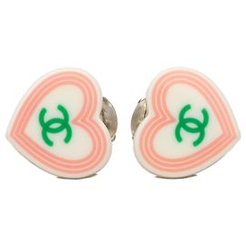 Boucles d'oreilles clips en résine avec cœur CC blanc Chanel Blanc Écru